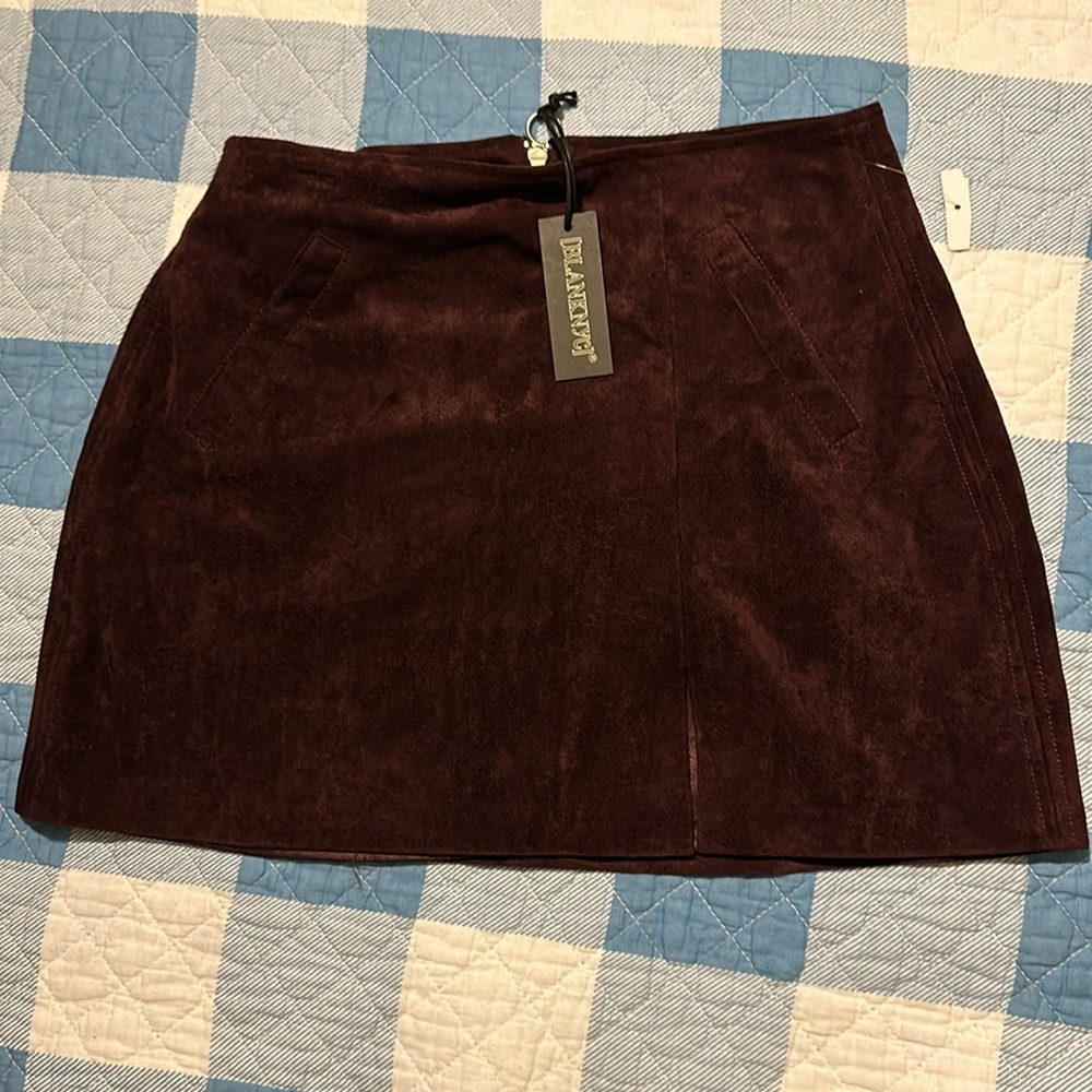 NWT BLANKNYC Suede Miniskirt in Brown - Picture 5 of 16